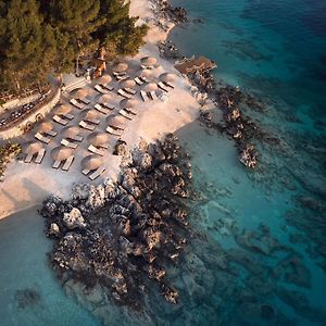 Nobelos Seaside Lodge